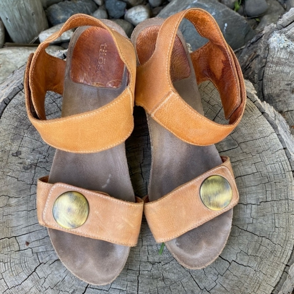 Taos Carousel Leather Wedge Sandal - Picture 3 of 4
